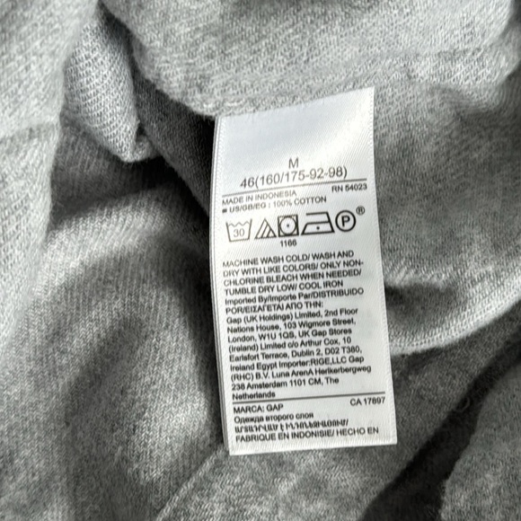 Gap Women’s Light Gray Button Down Shirt - Medium - Picture 6 of 7